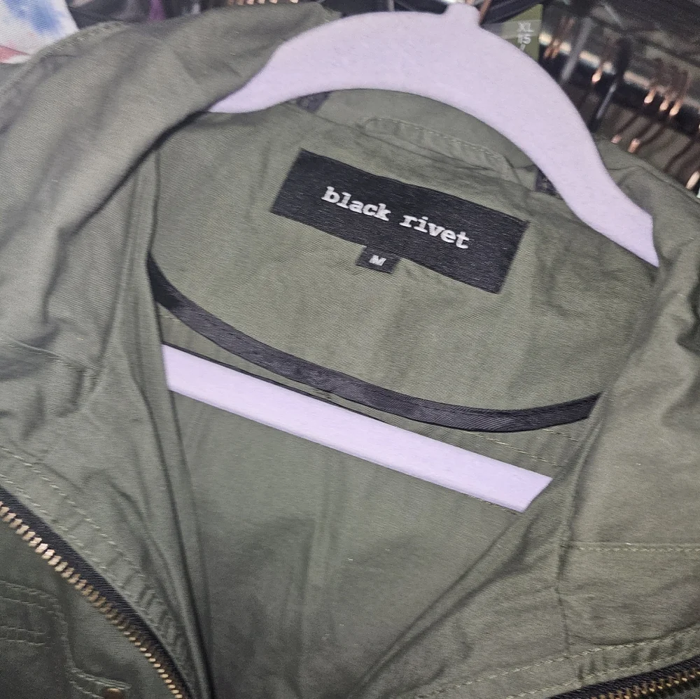 Lightweight jacket - Picture 2 of 4